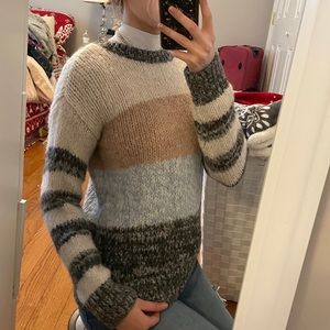 3 BUNDLE OF SWEATERS